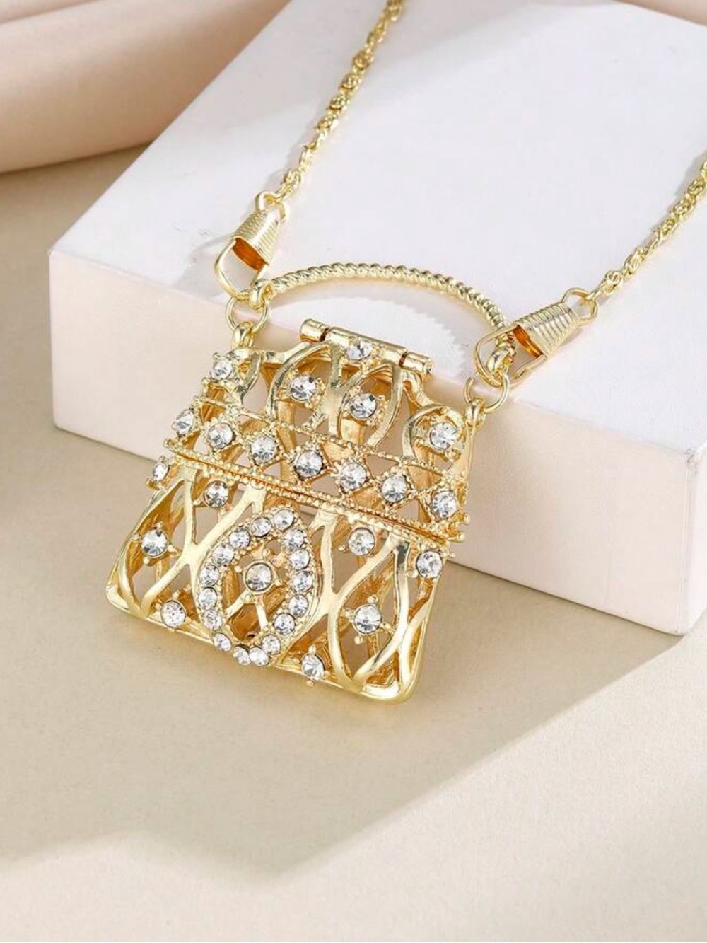 Elegant Gold Crystal Mini Bag with Chain Strap - Picture 4 of 5